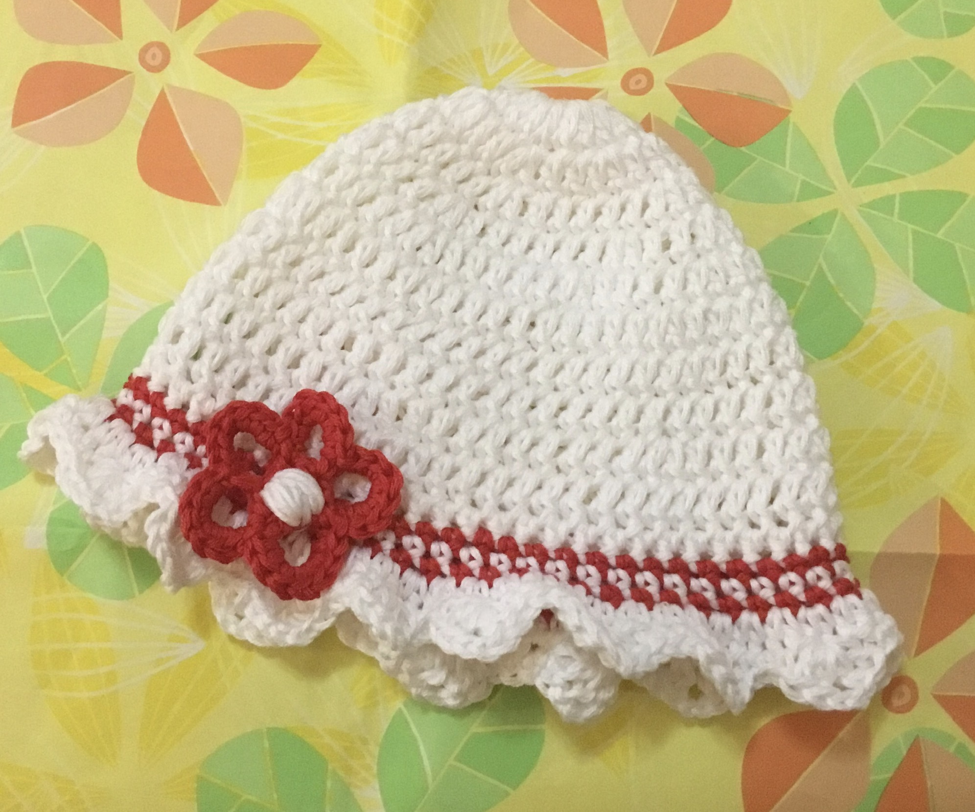 Cappellino in lana realizzazione uncinetto