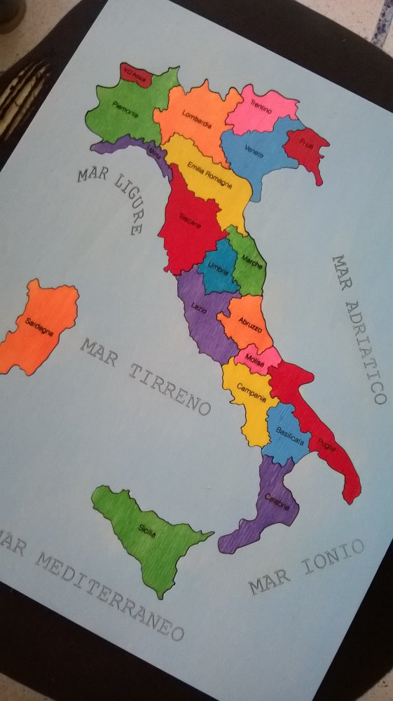 PUZZLE Cartina geografica Italia colorata