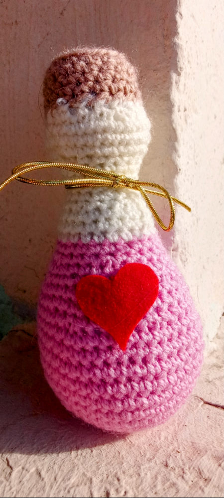 Boccetta di pozione d' amore amigurumi (bomboniera, gioco o complemento d' arredo)