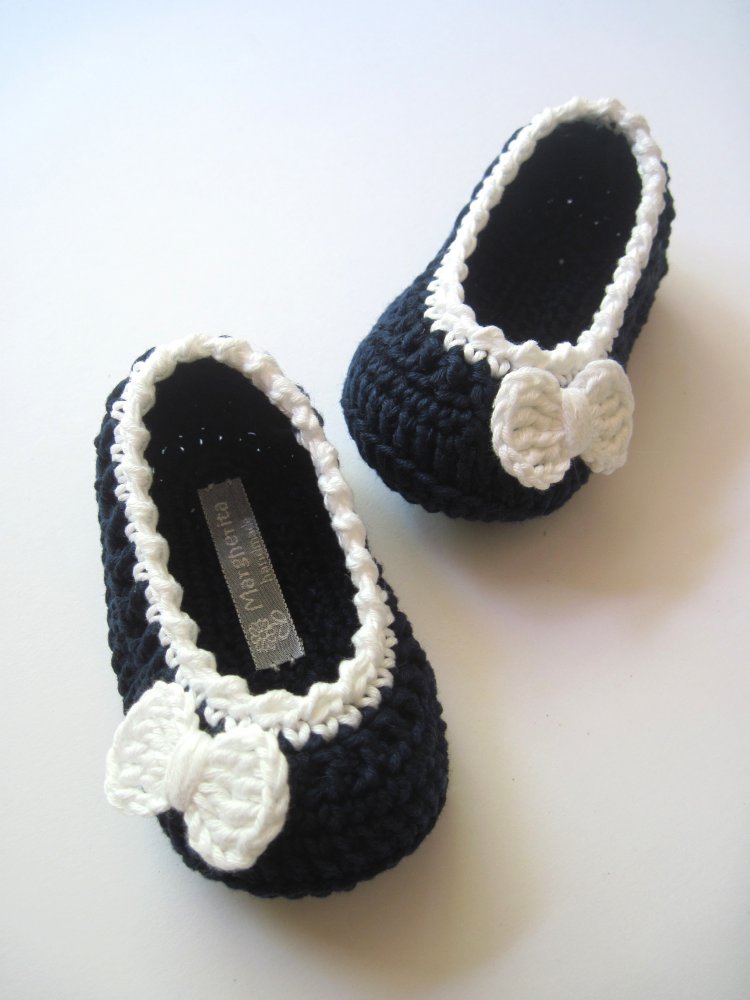 Scarpine ballerine bambina cotone blu/fiocco bianco - uncinetto - Battesimo