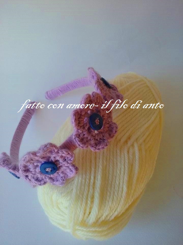 Cerchietto per capelli con fiori lilla