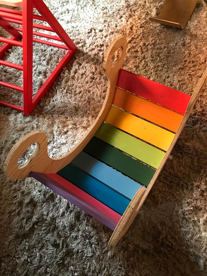 Multicolor Balance Board di ispirazione Waldorf/Montessori/Pikler