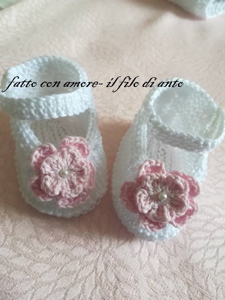 Scarpine bambina bianche con fiori rosa in puro cotone